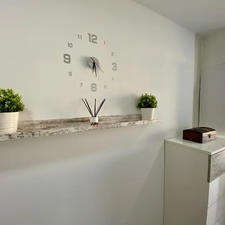 Loft Pineda شقة